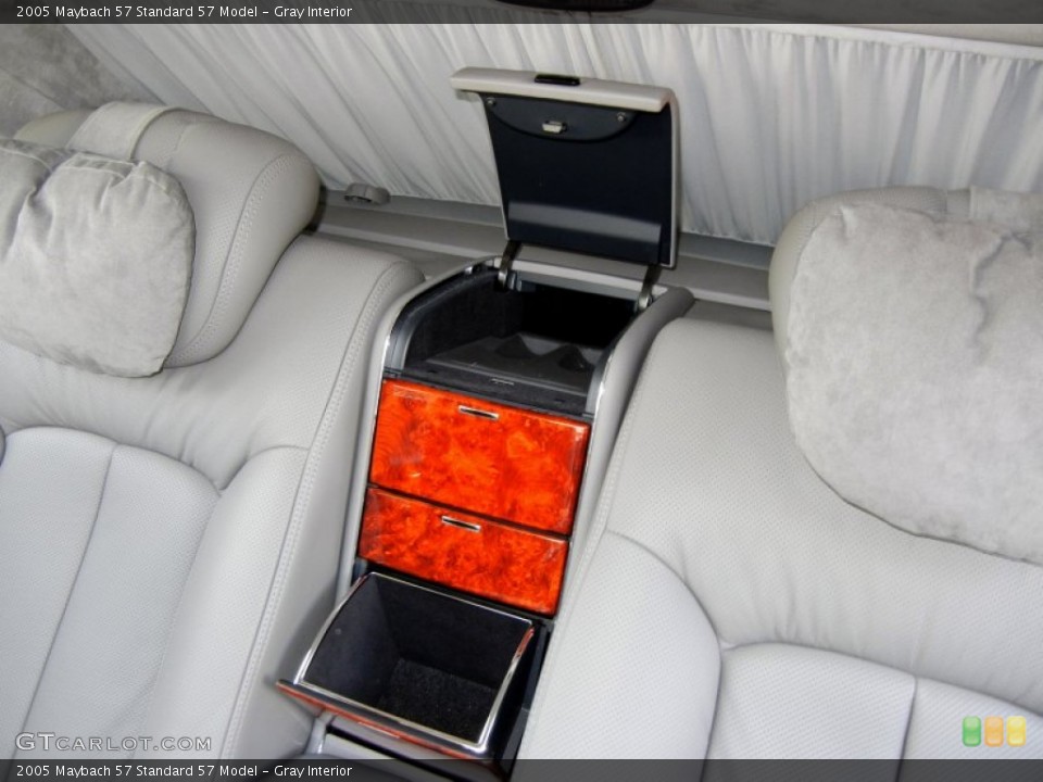 Gray Interior Photo for the 2005 Maybach 57  #69230982
