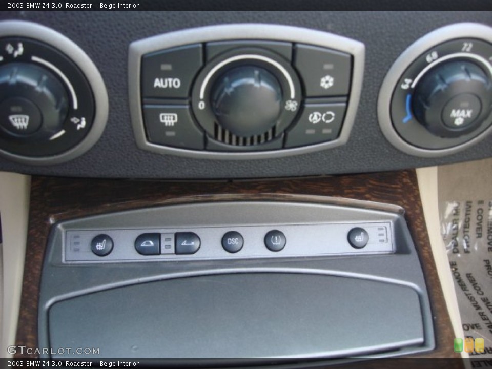 Beige Interior Controls for the 2003 BMW Z4 3.0i Roadster #69231783
