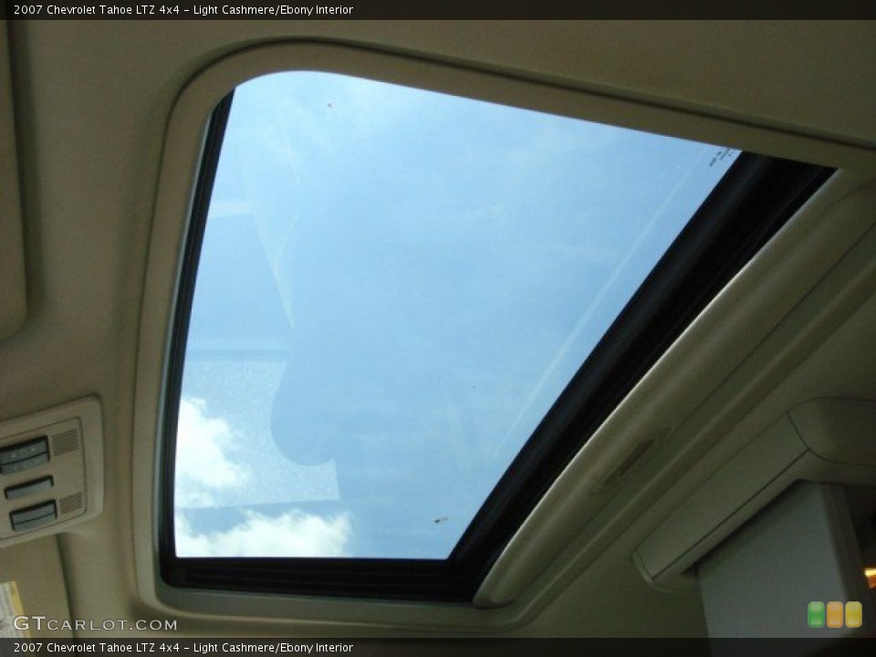 Light Cashmere/Ebony Interior Sunroof for the 2007 Chevrolet Tahoe LTZ 4x4 #69246834