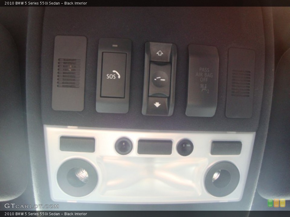 Black Interior Controls for the 2010 BMW 5 Series 550i Sedan #69259158