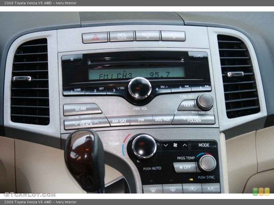 Ivory Interior Controls for the 2009 Toyota Venza V6 AWD #69260313
