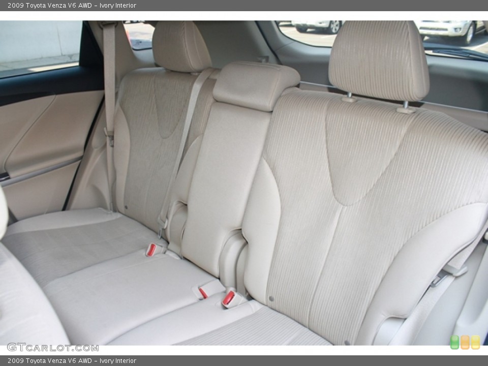 Ivory Interior Rear Seat for the 2009 Toyota Venza V6 AWD #69260340
