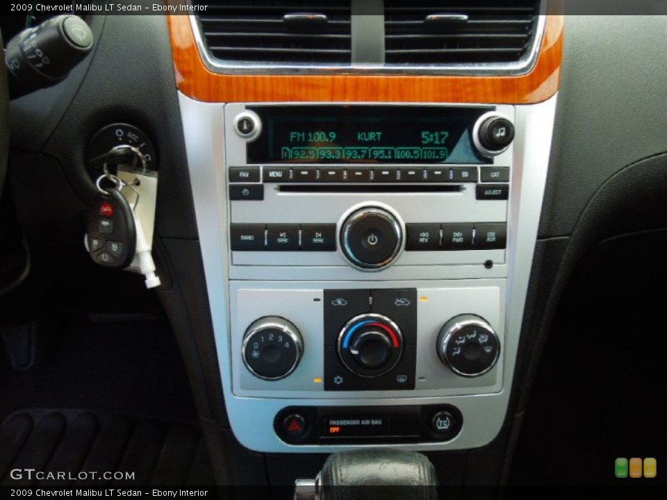 Ebony Interior Controls for the 2009 Chevrolet Malibu LT Sedan #69278766