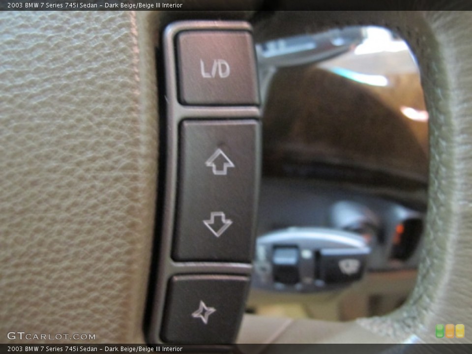 Dark Beige/Beige III Interior Controls for the 2003 BMW 7 Series 745i Sedan #69290006