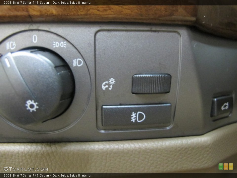 Dark Beige/Beige III Interior Controls for the 2003 BMW 7 Series 745i Sedan #69290015