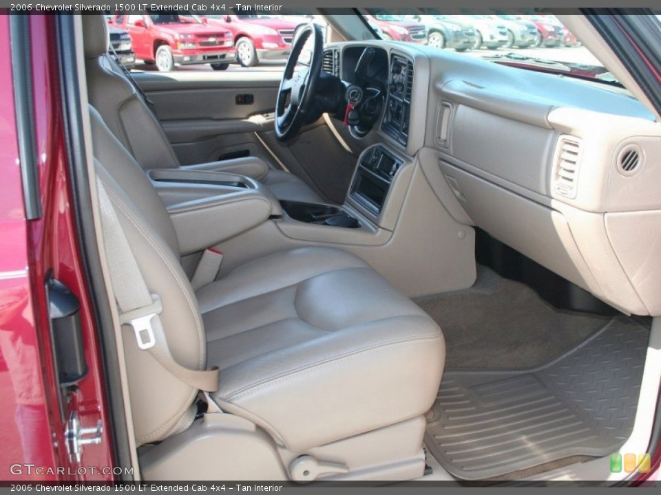 Tan Interior Photo for the 2006 Chevrolet Silverado 1500 LT Extended Cab 4x4 #69306153