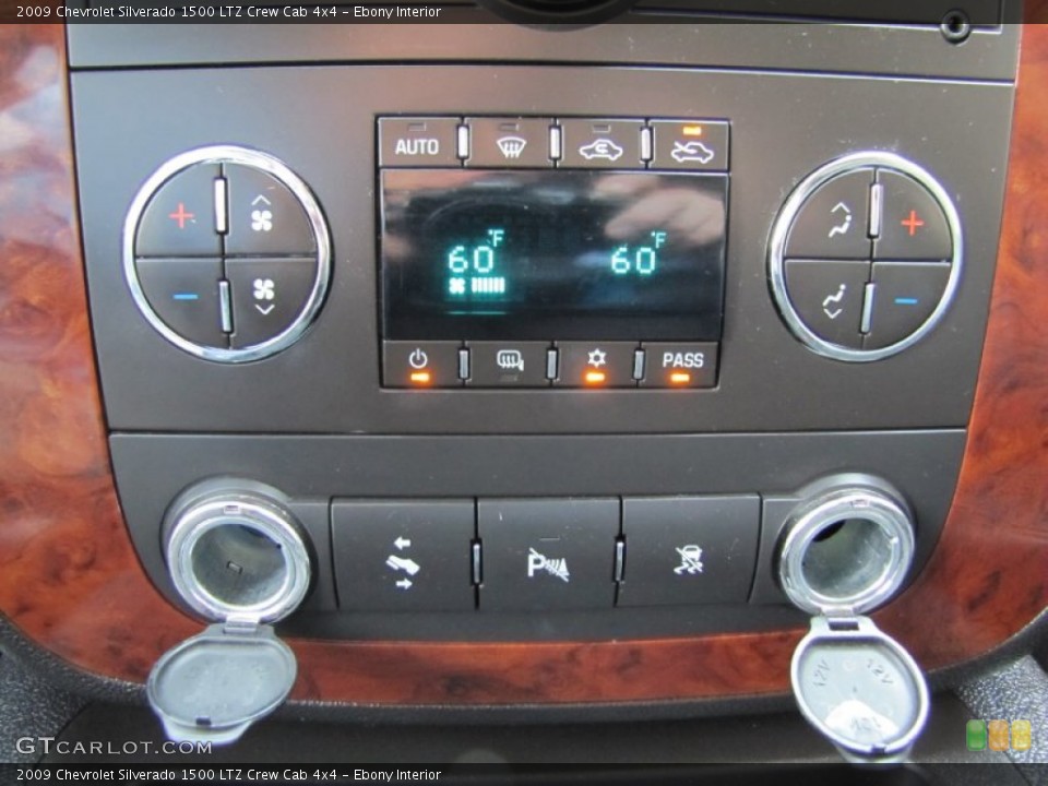 Ebony Interior Controls for the 2009 Chevrolet Silverado 1500 LTZ Crew Cab 4x4 #69314544