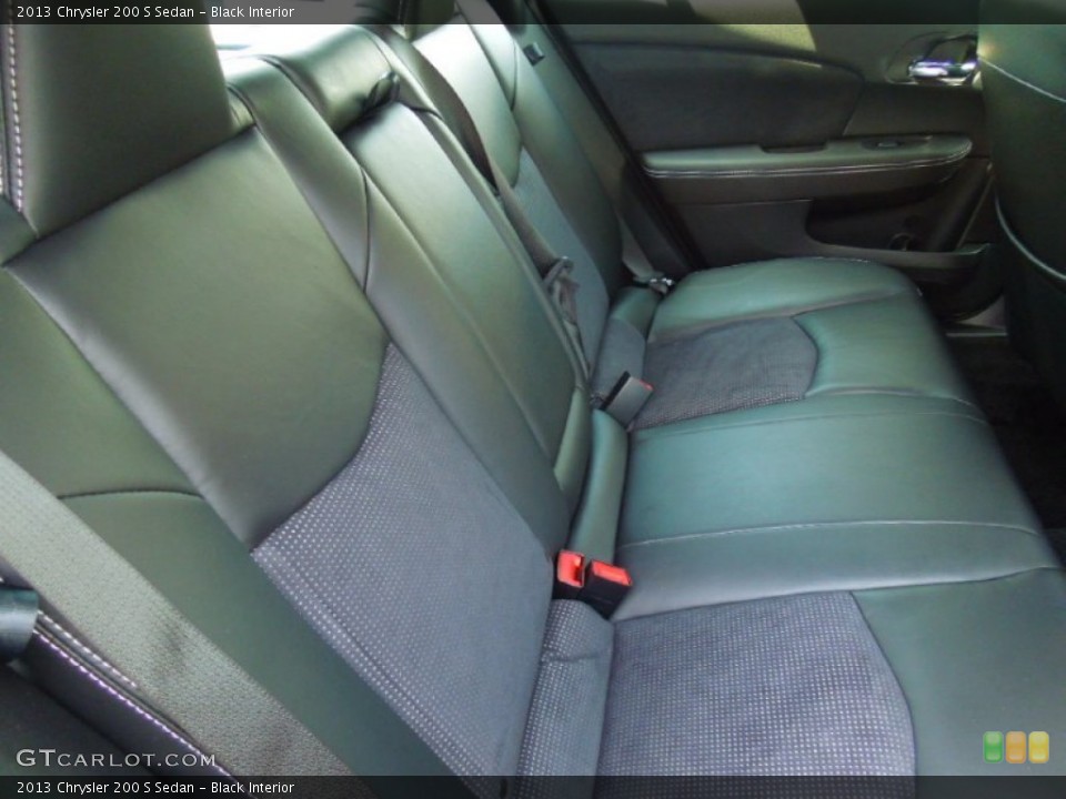 Black Interior Photo for the 2013 Chrysler 200 S Sedan #69345631