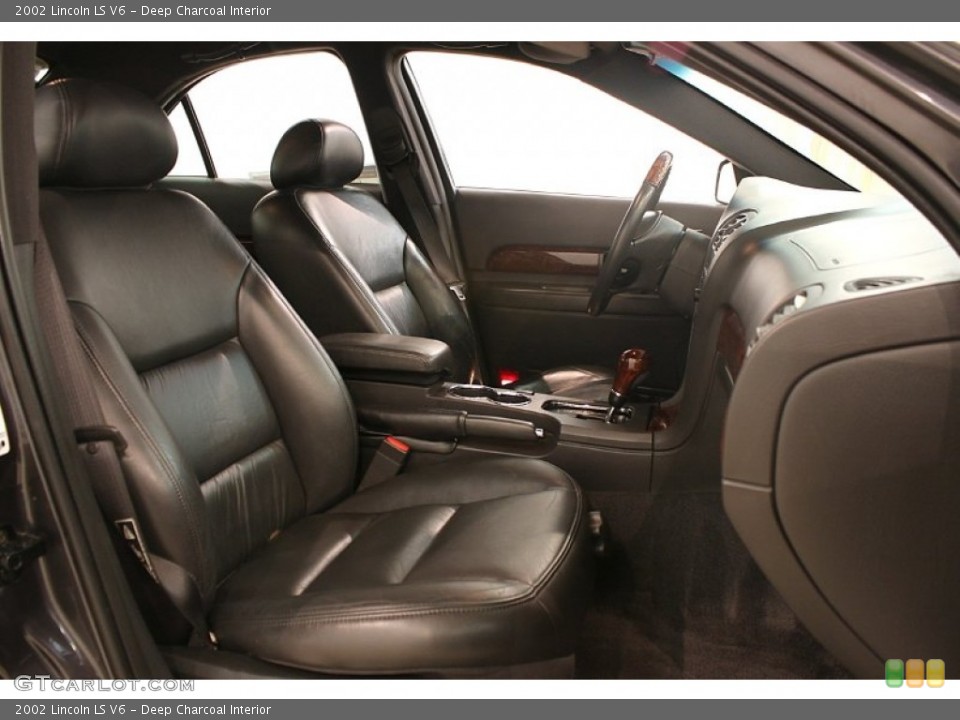 Deep Charcoal Interior Photo for the 2002 Lincoln LS V6 #69347115