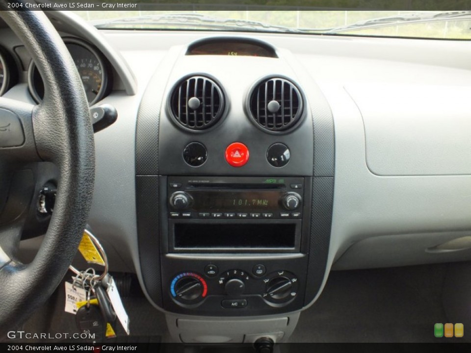 Gray Interior Controls for the 2004 Chevrolet Aveo LS Sedan #69356317