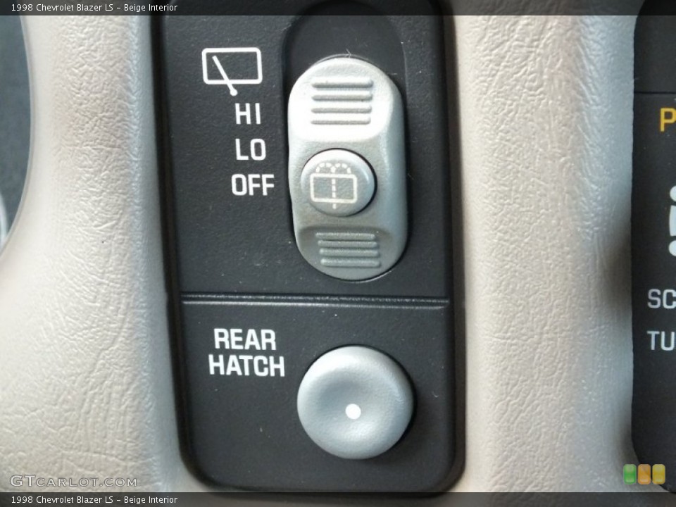 Beige Interior Controls for the 1998 Chevrolet Blazer LS #69357319
