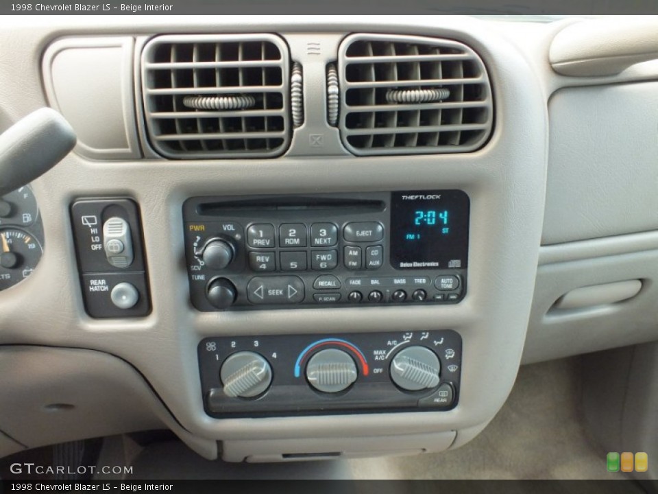 Beige Interior Controls for the 1998 Chevrolet Blazer LS #69357328