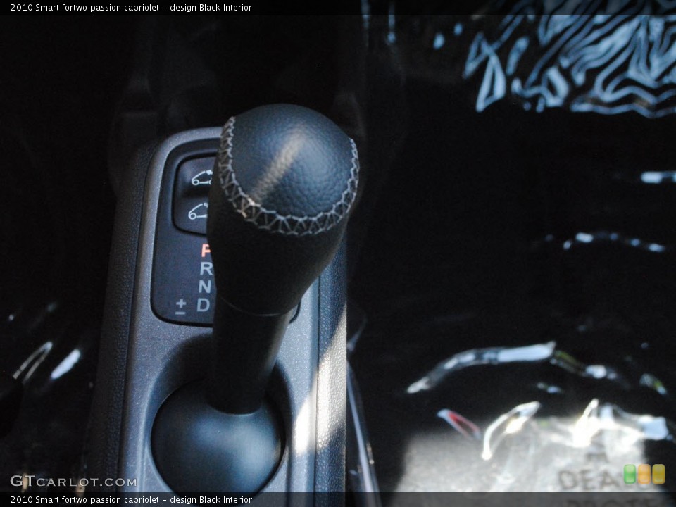 design Black Interior Transmission for the 2010 Smart fortwo passion cabriolet #69366277