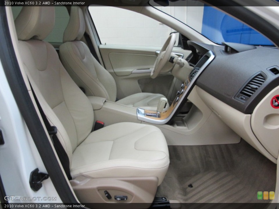 Sandstone Interior Photo for the 2010 Volvo XC60 3.2 AWD #69387733