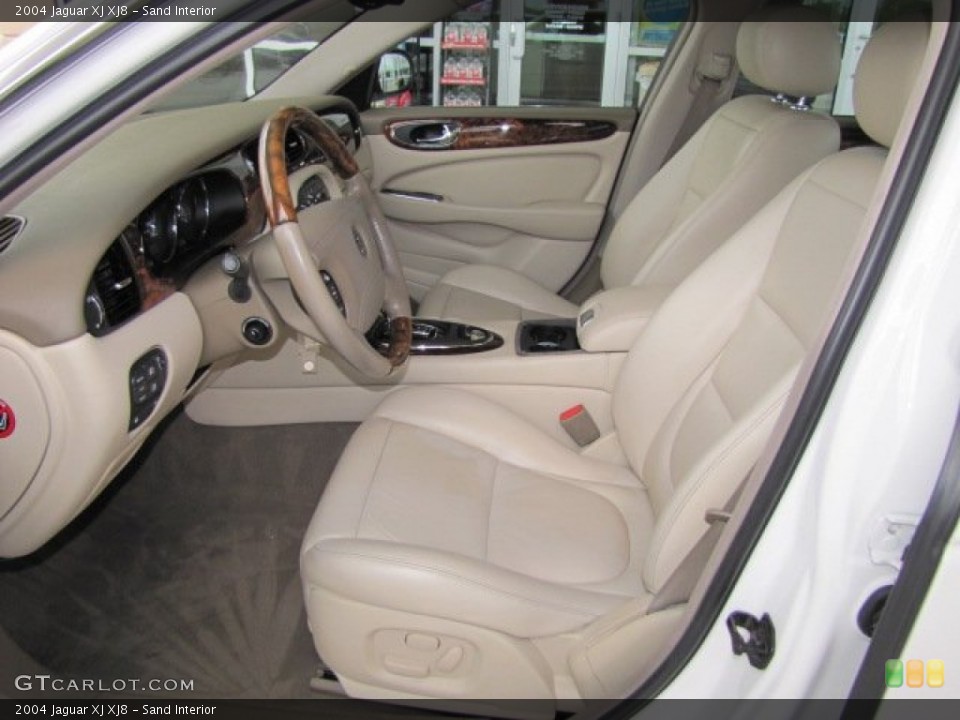 Sand Interior Photo for the 2004 Jaguar XJ XJ8 #69390784
