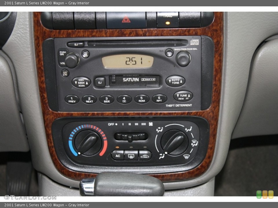 Gray Interior Controls for the 2001 Saturn L Series LW200 Wagon #69393034