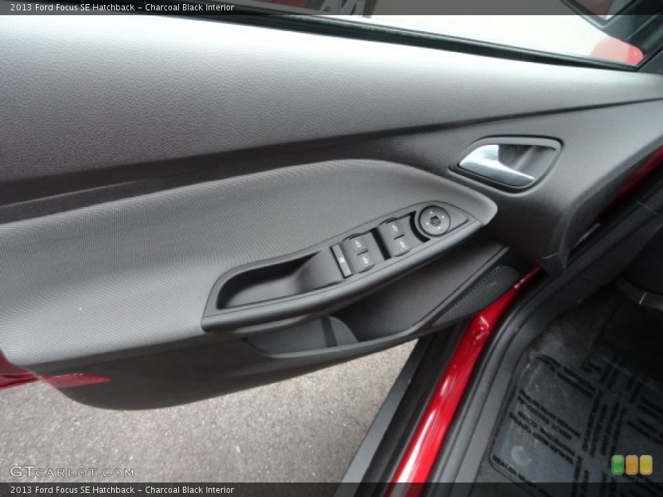 Charcoal Black Interior Controls for the 2013 Ford Focus SE Hatchback #69394144