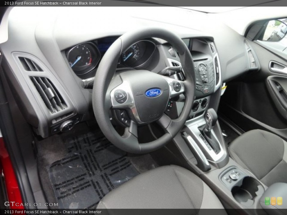 Charcoal Black Interior Photo for the 2013 Ford Focus SE Hatchback #69394174
