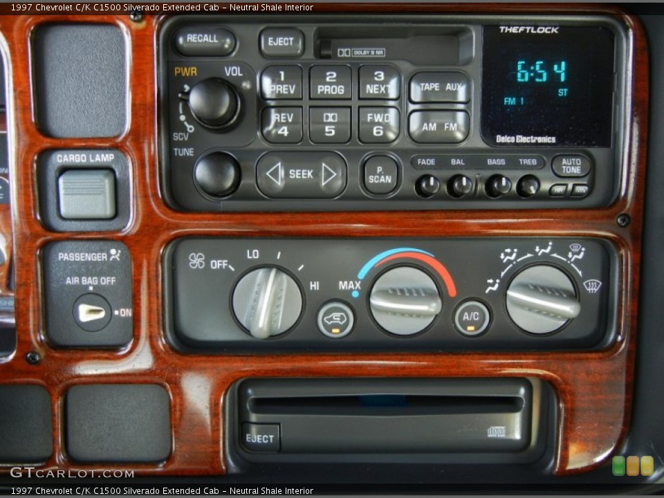 Neutral Shale Interior Controls for the 1997 Chevrolet C/K C1500 Silverado Extended Cab #69400237