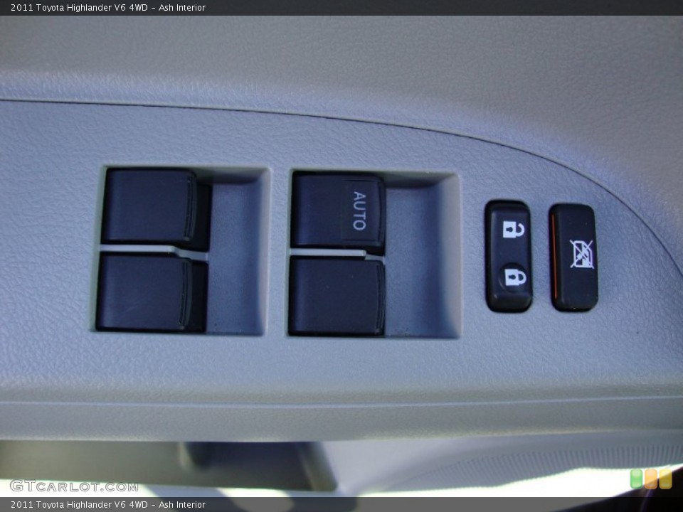 Ash Interior Controls for the 2011 Toyota Highlander V6 4WD #69418228