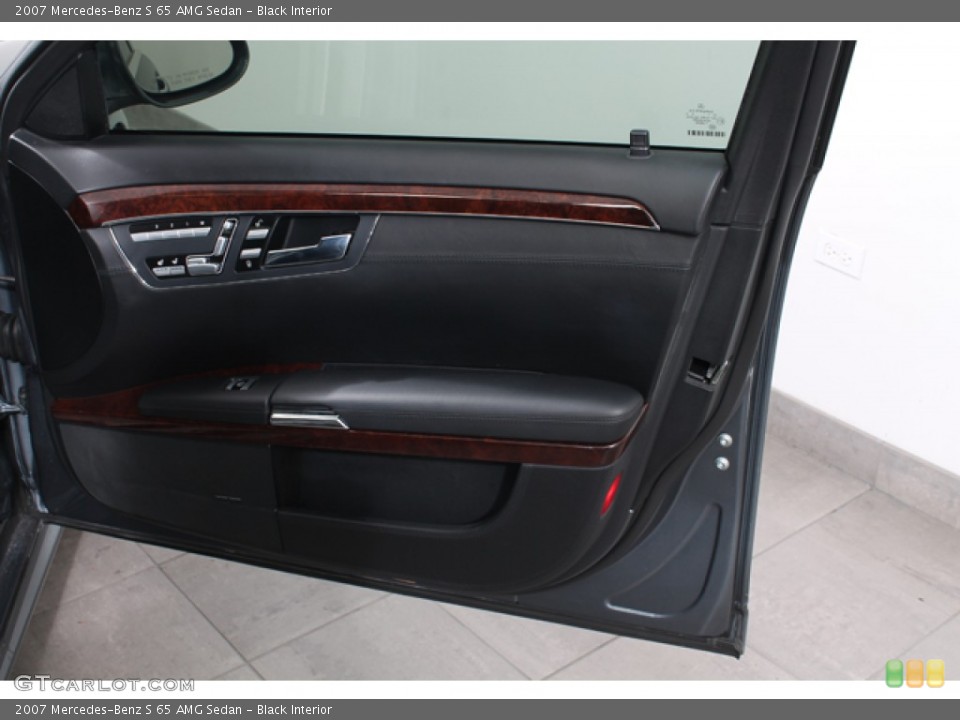 Black Interior Door Panel for the 2007 Mercedes-Benz S 65 AMG Sedan #69421080