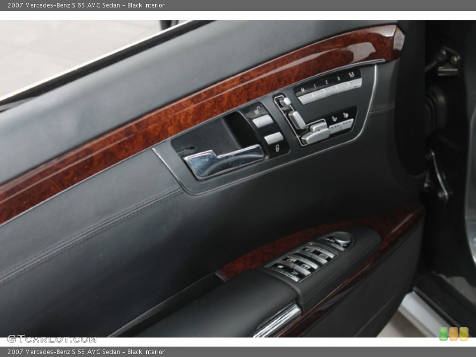 Black Interior Controls for the 2007 Mercedes-Benz S 65 AMG Sedan #69421117