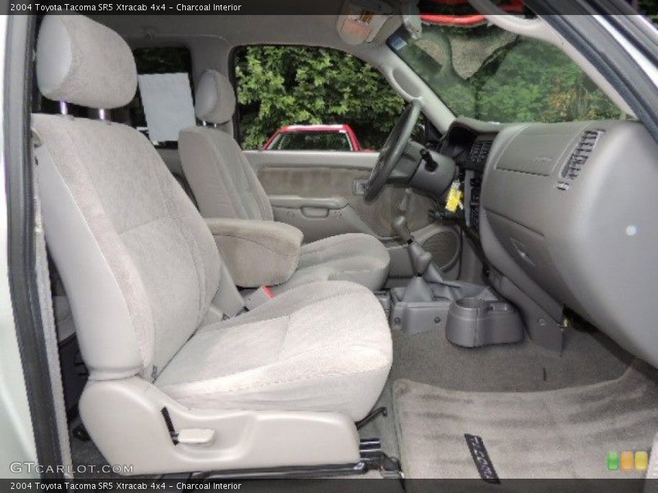 Charcoal Interior Photo for the 2004 Toyota Tacoma SR5 Xtracab 4x4 #69427262