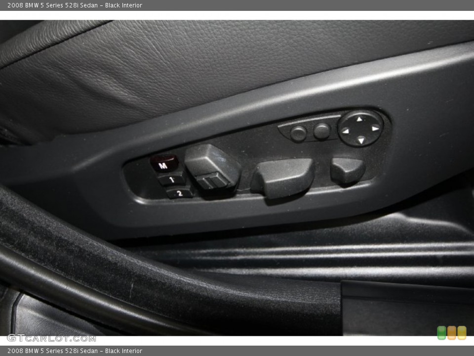 Black Interior Controls for the 2008 BMW 5 Series 528i Sedan #69427570