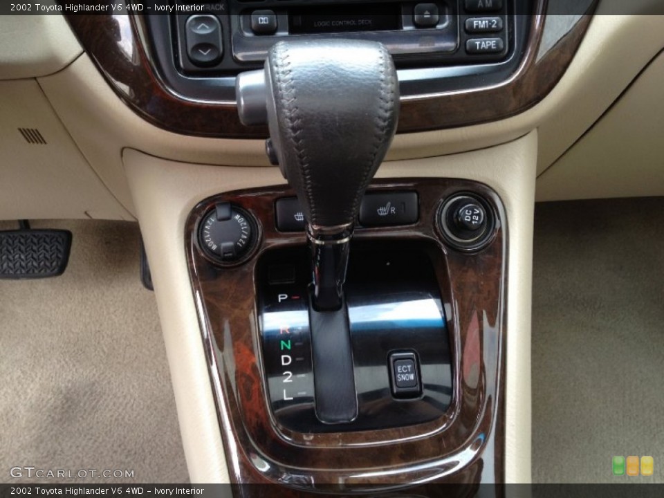 Ivory Interior Transmission for the 2002 Toyota Highlander V6 4WD #69433324