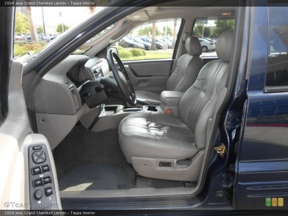 Taupe Interior Photo for the 2004 Jeep Grand Cherokee Laredo #69439234