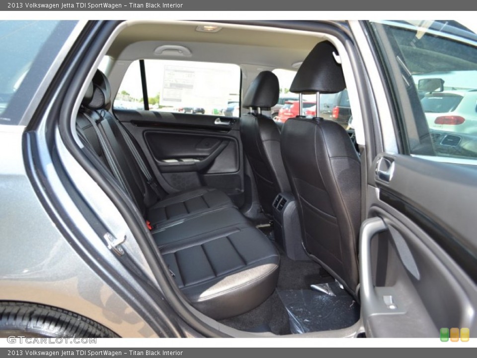 Titan Black Interior Photo for the 2013 Volkswagen Jetta TDI SportWagen #69444171