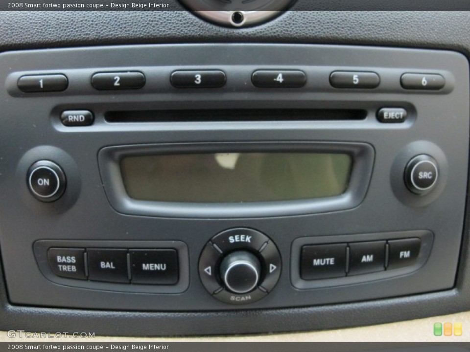 Design Beige Interior Audio System for the 2008 Smart fortwo passion coupe #69444736