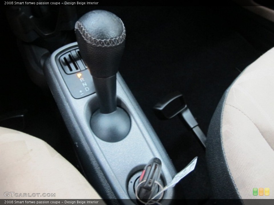 Design Beige Interior Transmission for the 2008 Smart fortwo passion coupe #69444751