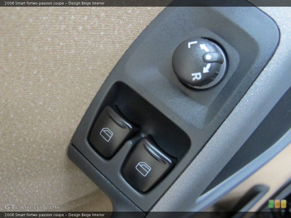 Design Beige Interior Controls for the 2008 Smart fortwo passion coupe #69444772