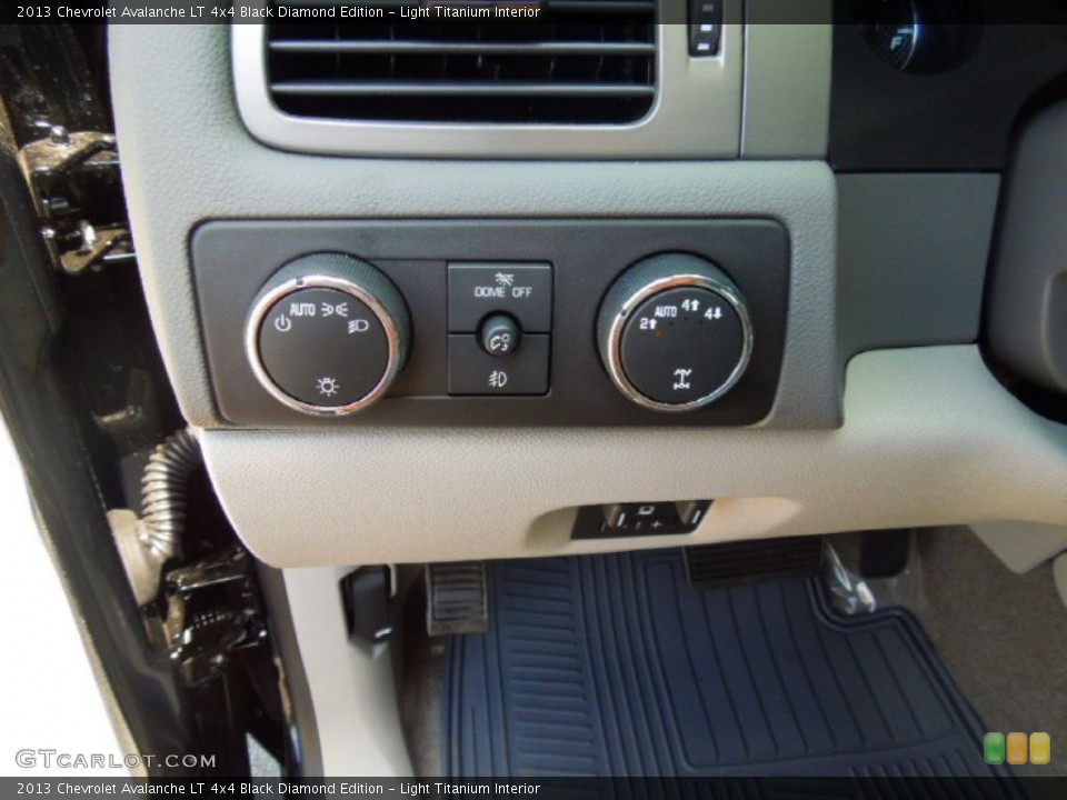 Light Titanium Interior Controls for the 2013 Chevrolet Avalanche LT 4x4 Black Diamond Edition #69447166
