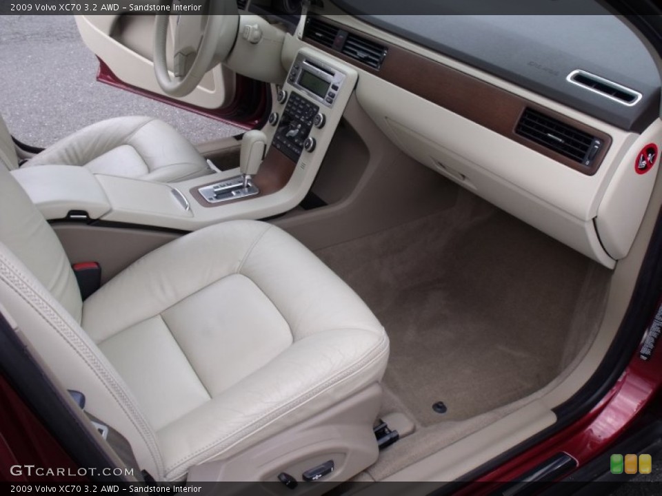 Sandstone Interior Photo for the 2009 Volvo XC70 3.2 AWD #69449083