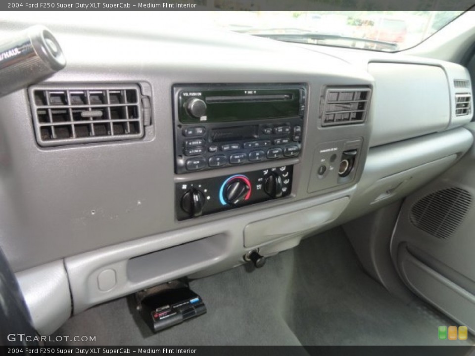 Medium Flint Interior Dashboard for the 2004 Ford F250 Super Duty XLT SuperCab #69455242