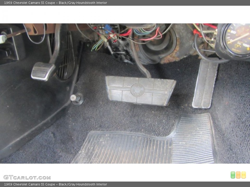 Black/Gray Houndstooth Interior Controls for the 1969 Chevrolet Camaro SS Coupe #69456753