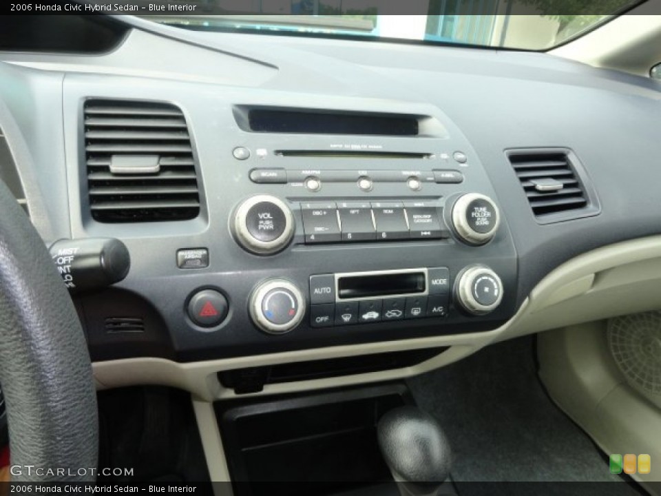 Blue Interior Controls for the 2006 Honda Civic Hybrid Sedan #69515575