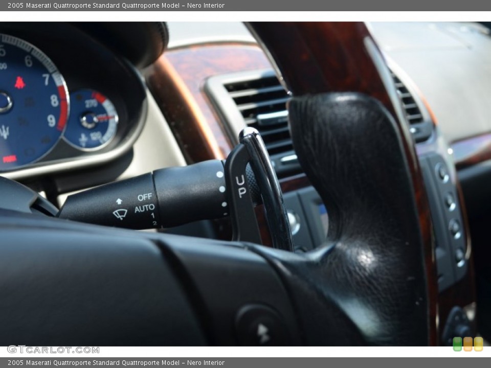 Nero Interior Controls for the 2005 Maserati Quattroporte  #69522109