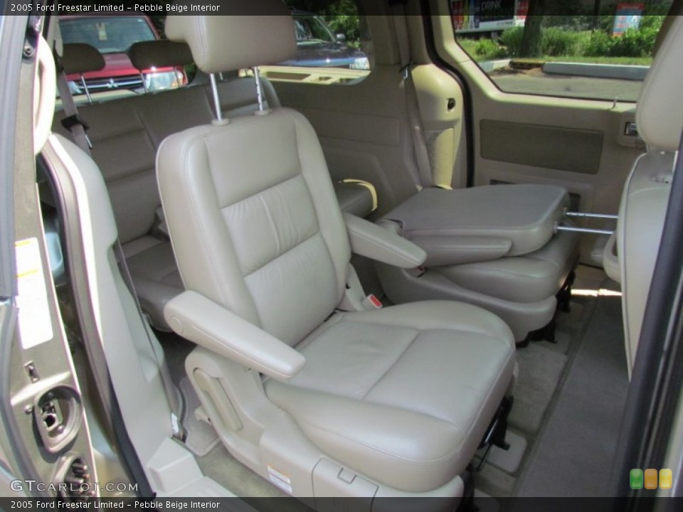Pebble Beige Interior Photo for the 2005 Ford Freestar Limited #69528543