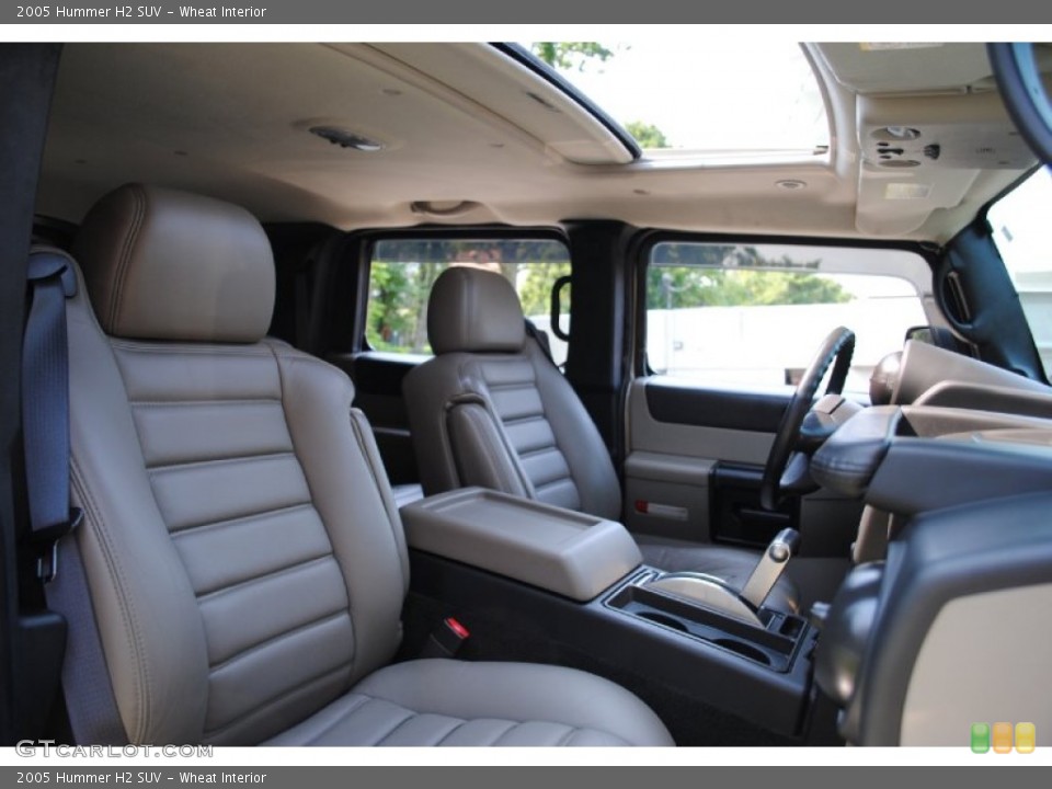 Wheat Interior Photo for the 2005 Hummer H2 SUV #69549789