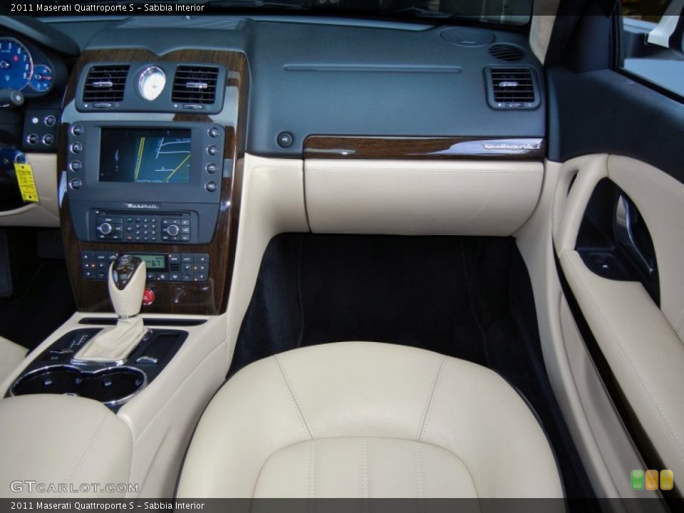 Sabbia Interior Dashboard for the 2011 Maserati Quattroporte S #69555339