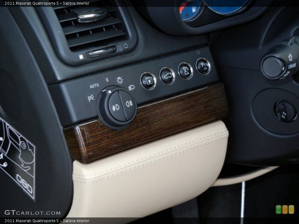 Sabbia Interior Controls for the 2011 Maserati Quattroporte S #69555378