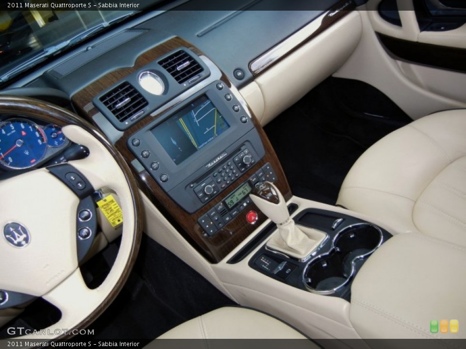 Sabbia Interior Controls for the 2011 Maserati Quattroporte S #69555405