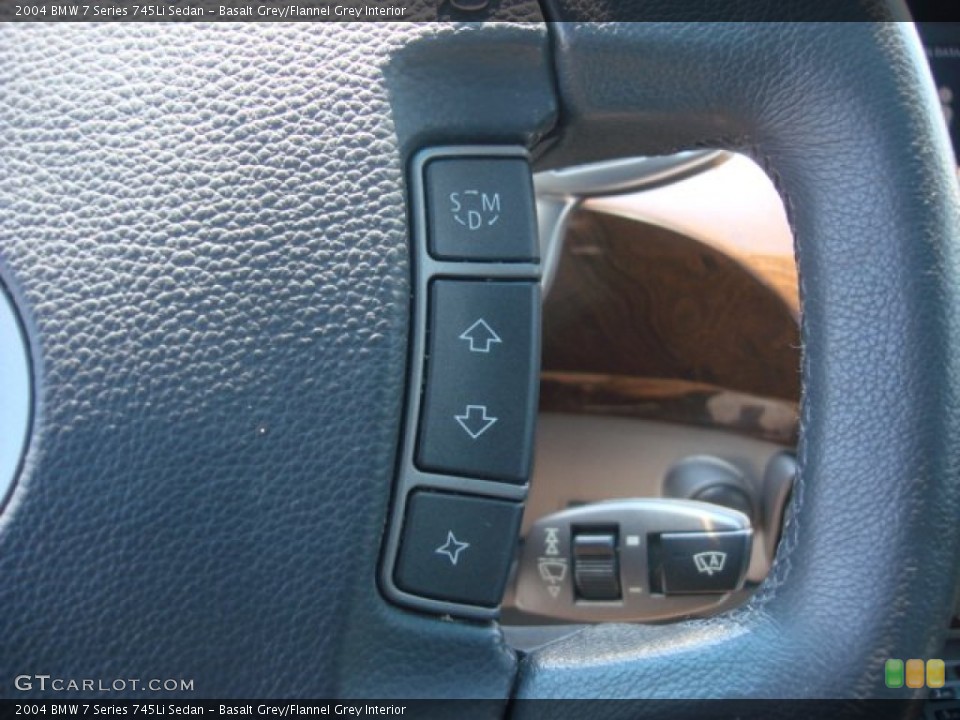 Basalt Grey/Flannel Grey Interior Controls for the 2004 BMW 7 Series 745Li Sedan #69555447