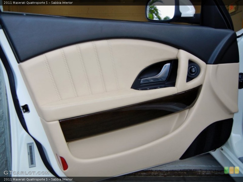 Sabbia Interior Door Panel for the 2011 Maserati Quattroporte S #69555462