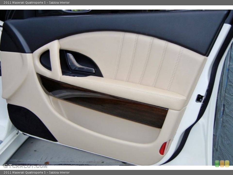 Sabbia Interior Door Panel for the 2011 Maserati Quattroporte S #69555471