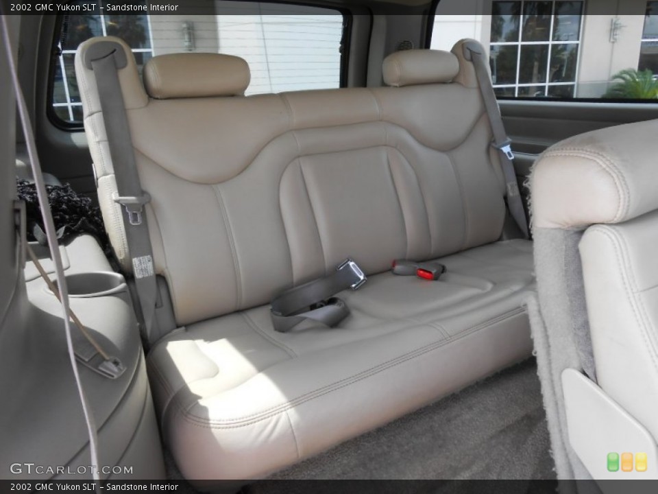 Sandstone Interior Rear Seat for the 2002 GMC Yukon SLT #69559044