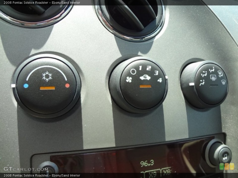 Ebony/Sand Interior Controls for the 2008 Pontiac Solstice Roadster #69590070